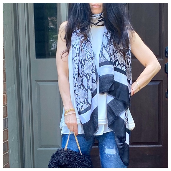 ✨LAST ONE✨BEAUTIFUL CHIC LEOPARD SCARF/SHAWL - Picture 3 of 10